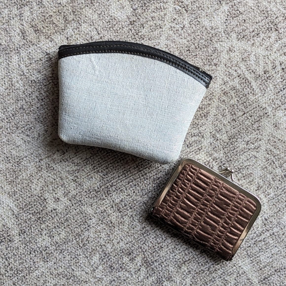 Pair / Bundle of small wallets - brown shimmer and silver leather - Picture 1 of 6
